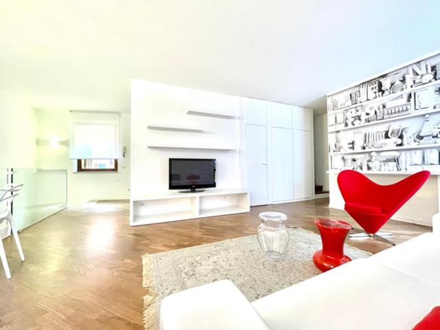 Ampia Moderna Casa Su 2 Piani Nel Cuore Di Appartamento