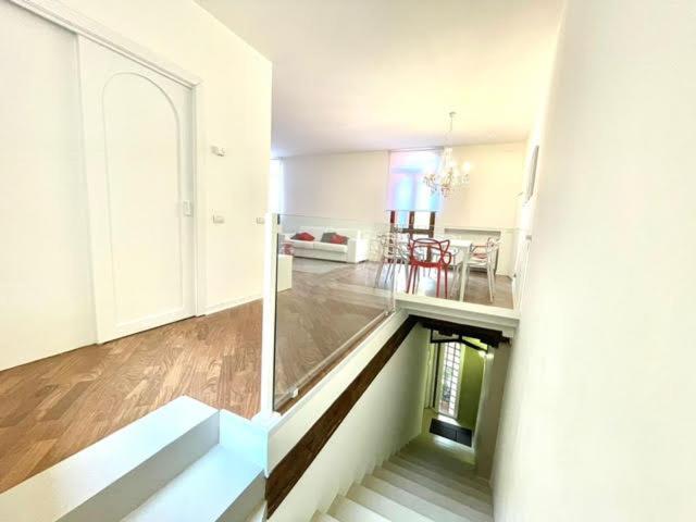 Ampia Moderna Casa Su 2 Piani Nel Cuore Di